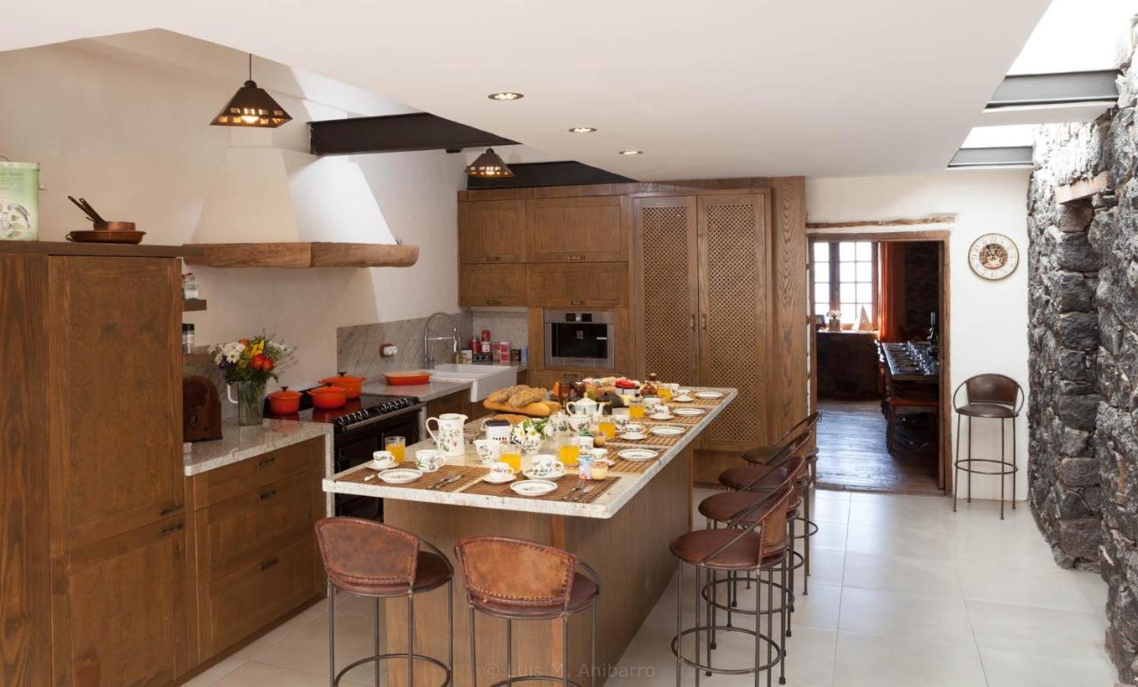 Historic Canarian House, Private Heated Infinity Pool, Bbq, Wifi + Panoramic Ocean Views Arona  Exteriör bild